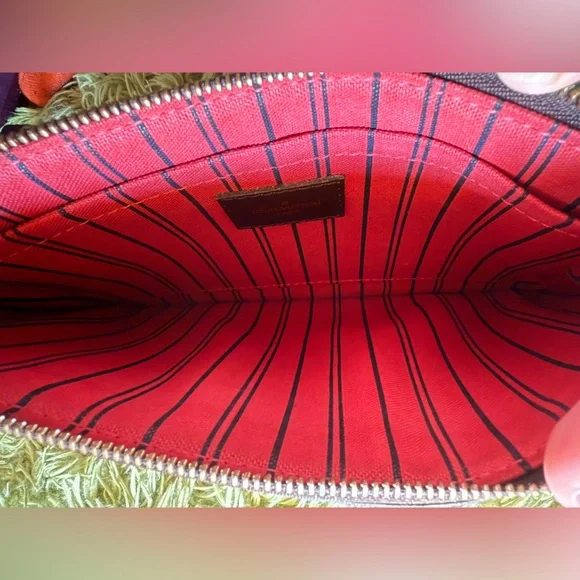 Louis Vuitton Damier Neverfull POUCH ONLY - Picture 9 of 13